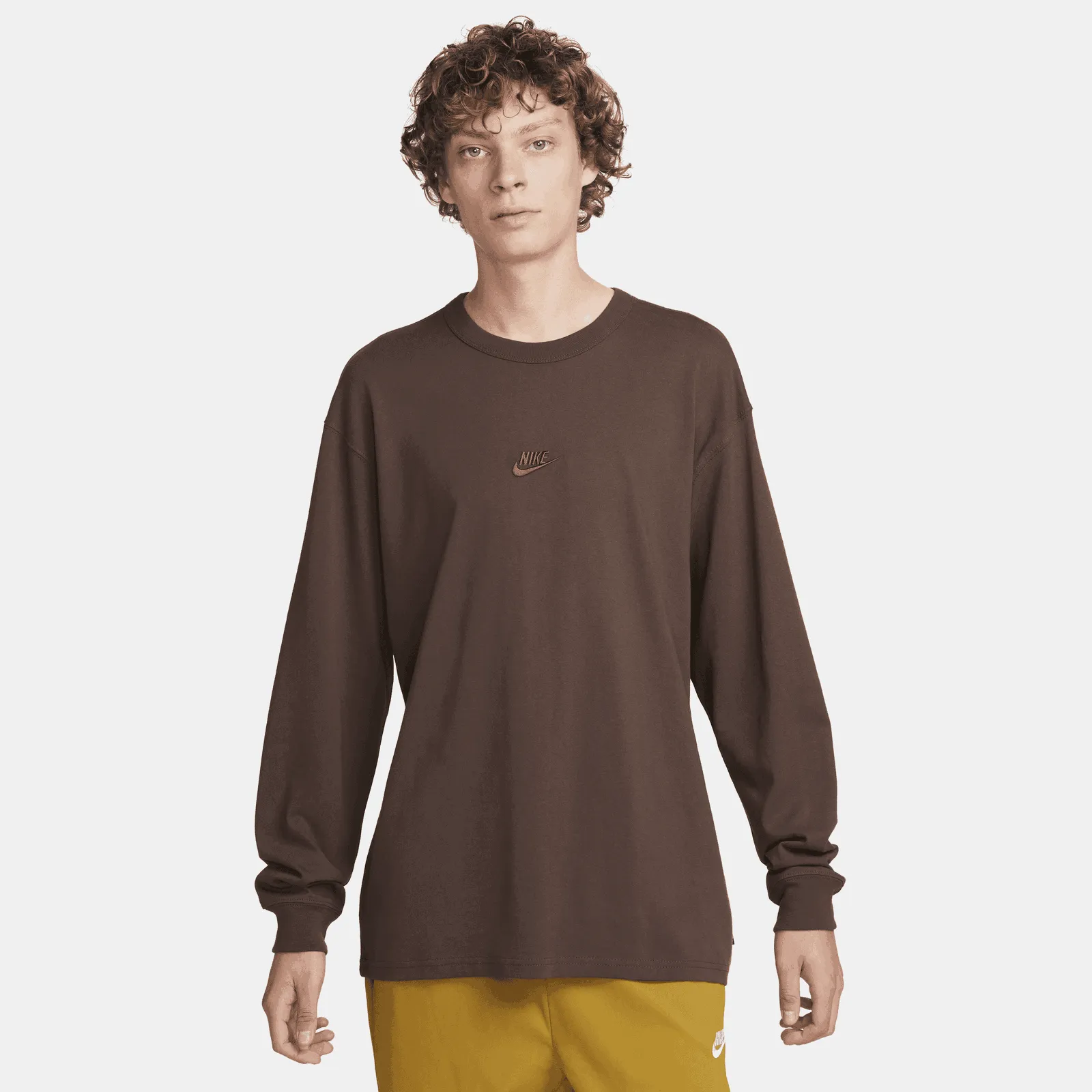 Nike Sportswear Premium Essentials Tee