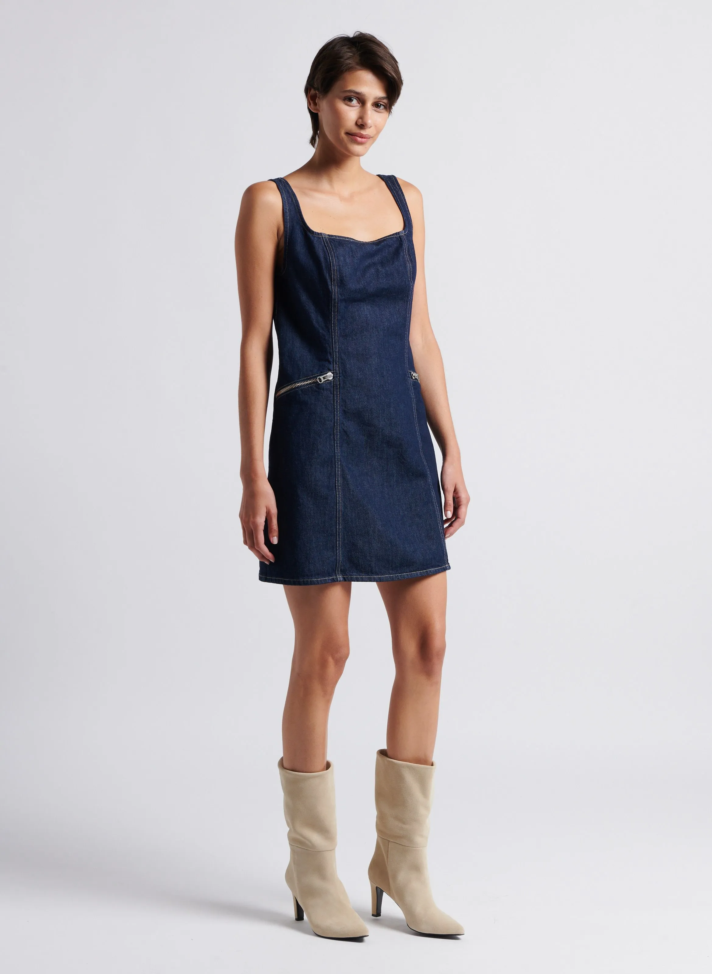 SAMSOE SAMSOE GAGA - Vestido corto vaquero con cuello cuadrado en vaqueros brut